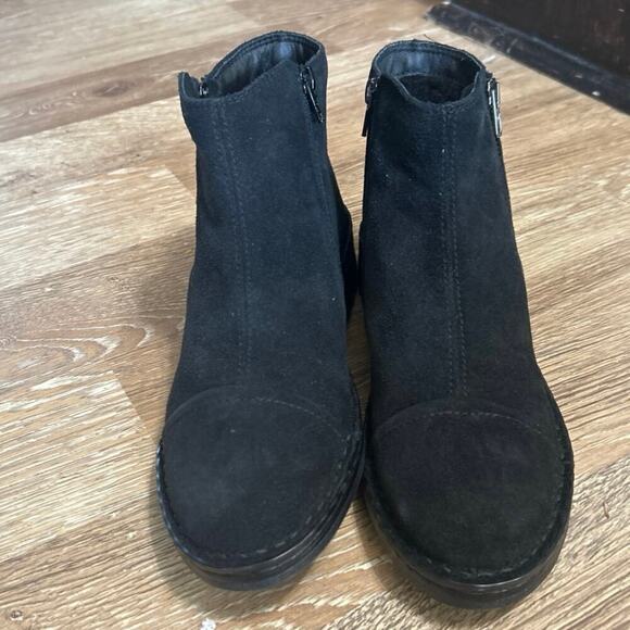 ERIC MICHAEL MELBOURNE Napoli Black Suede Side Zip Booties EU Size 39 (8.5-9) - Picture 3 of 10